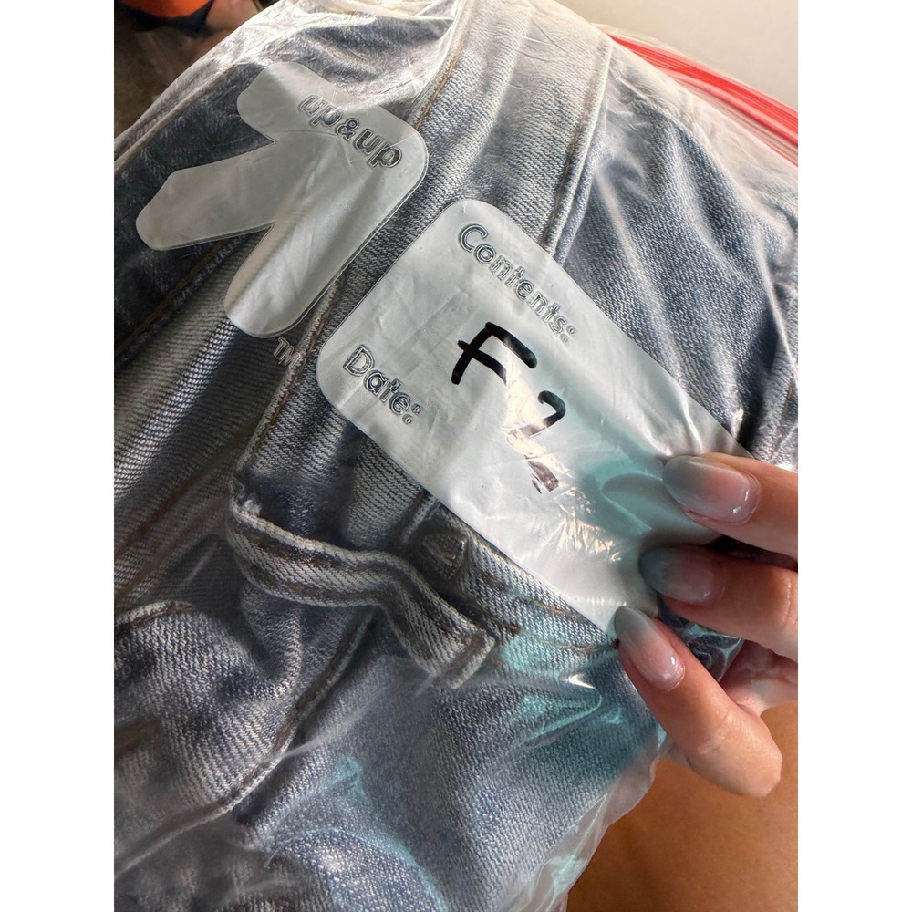 Kut From The Kloth Reese Ankle Straight Leg Distressed Jeans Light Wash Size 10 - Picture 10 of 10